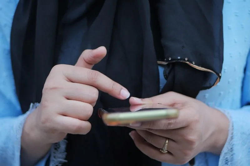 Can a WhatsApp message transfer a property interest?